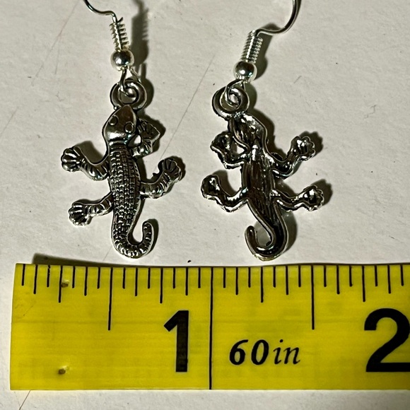 New Silvertone lizard earrings - Picture 2 of 2